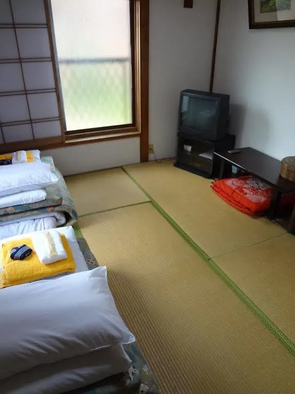 **  Ryokan Sansuiso Tokio Japón