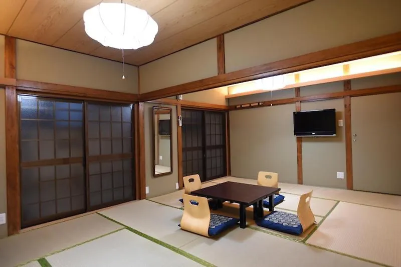 Ryokan Sansuiso Tokio 2*,