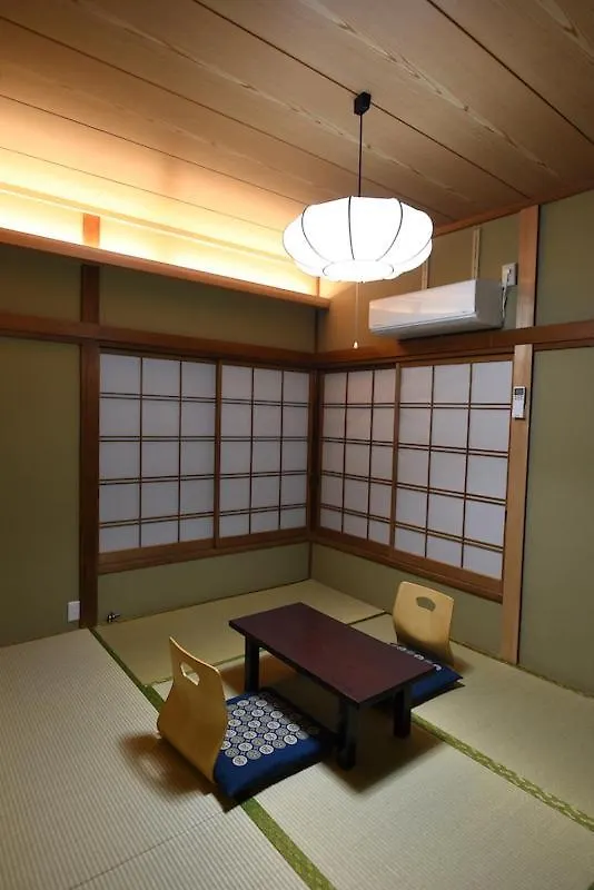 Ryokan Sansuiso Tokio 2*,  Japón