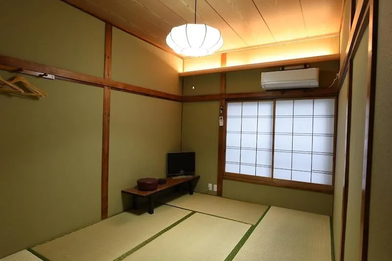 **  Ryokan Sansuiso Tokio Japón