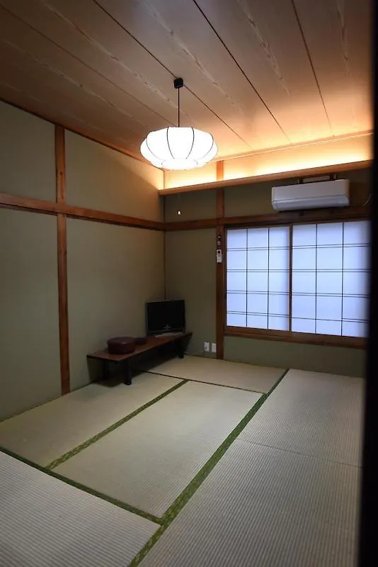 **  Ryokan Sansuiso Tokio Japón